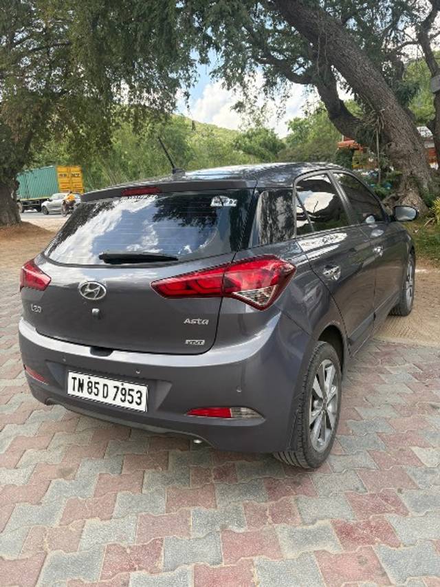 https://images10.gaadi.com/usedgaadi-sellcar/UsedCar/e57220fea/a8eb987e-7cee-4ada-9334-ffd3ef9bcde5.jpeg?imwidth=6402