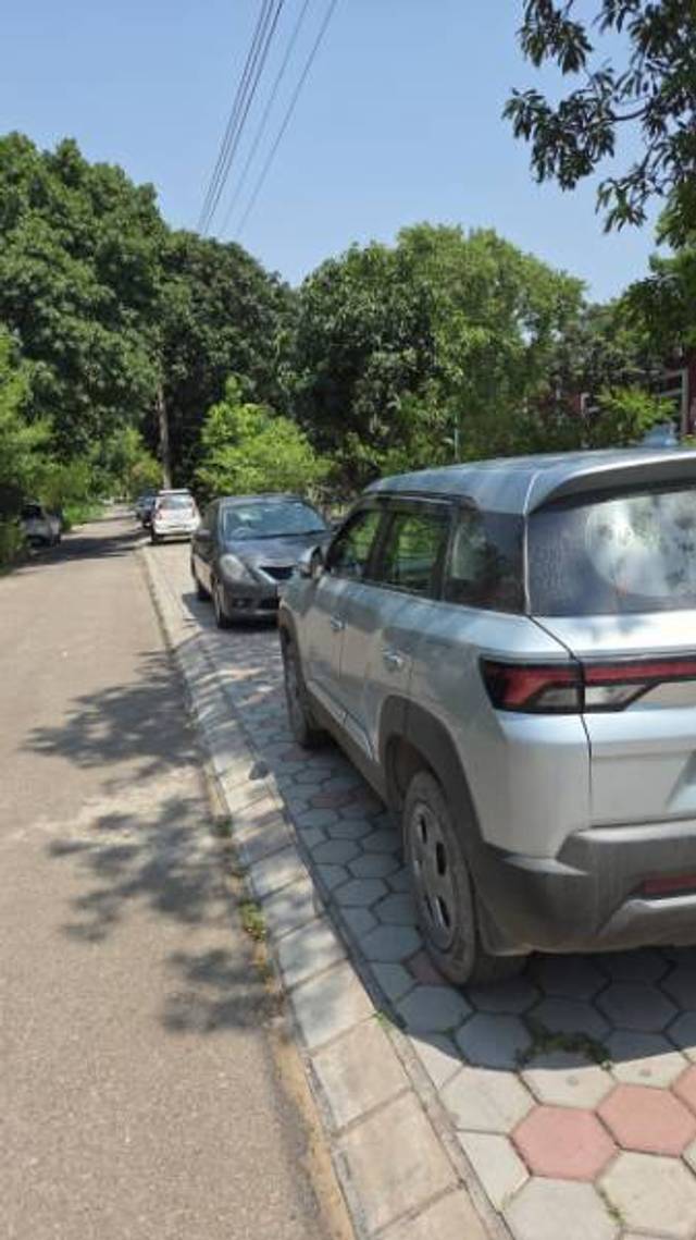 https://images10.gaadi.com/usedgaadi-sellcar/UsedCar/e5722522a/f070b1e1-3bb3-434c-8e89-048c2cd31231.jpg?imwidth=6401