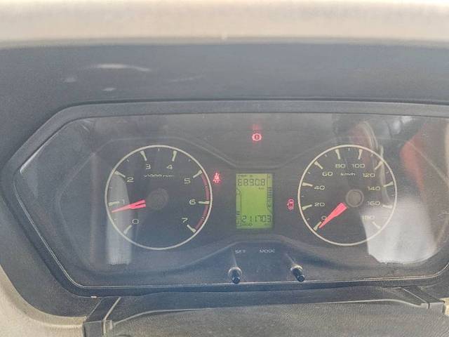 https://images10.gaadi.com/usedgaadi-sellcar/UsedCar/e5725b88a/be44ee9d-1b83-4f51-822b-54ce4a6bae19.jpg?imwidth=6401