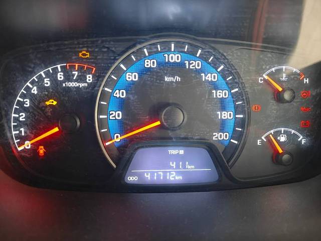 https://images10.gaadi.com/usedgaadi-sellcar/UsedCar/e57271d0a/dc851643-f66b-4970-b692-6f072b593028.jpg?imwidth=6400