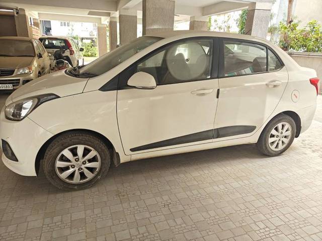https://images10.gaadi.com/usedgaadi-sellcar/UsedCar/e57271d0a/ec975251-e48d-43d8-94d9-f839a96962bb.jpg?imwidth=6402