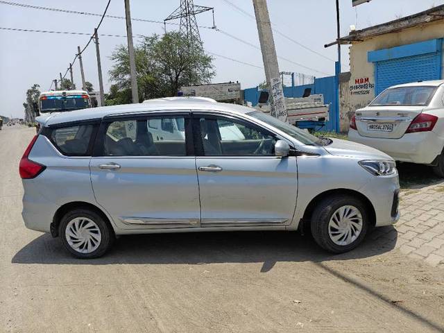 https://images10.gaadi.com/usedgaadi-sellcar/UsedCar/e572aacca/4f738c15-3205-445d-9dd4-5e34dad17360.jpg?imwidth=6401