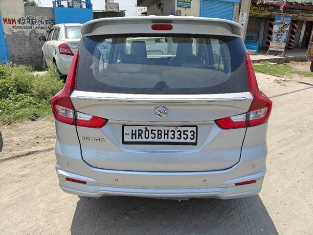 https://images10.gaadi.com/usedgaadi-sellcar/UsedCar/e572aacca/9bd4422d-2390-44bf-b7f6-0539f7e8f788.jpg?imwidth=6402