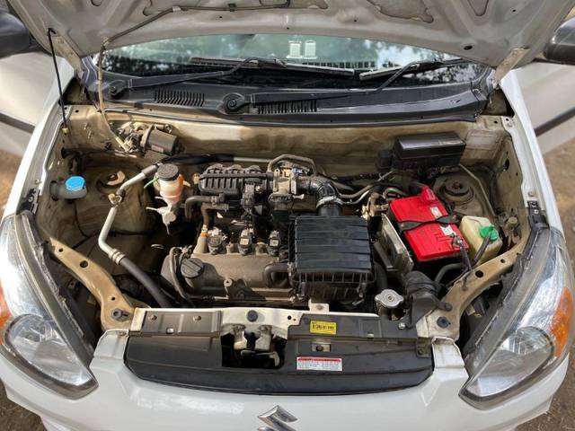 https://images10.gaadi.com/usedgaadi-sellcar/UsedCar/e572b43ba/08734047-c2bf-4c1a-8903-7e00df9c2352.jpg?imwidth=6402
