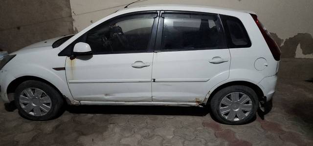 https://images10.gaadi.com/usedgaadi-sellcar/UsedCar/e572d5b4a/f1f52e33-b4ba-4e76-8191-81622bc7fe20.jpg?imwidth=6400