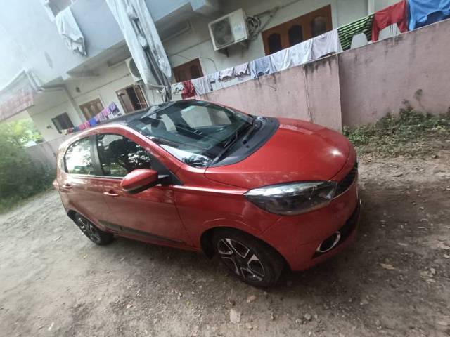 https://images10.gaadi.com/usedgaadi-sellcar/UsedCar/e572e86fa/7024e18d-ba80-4b32-9f0b-259c2a50a9e6.jpg?imwidth=6400