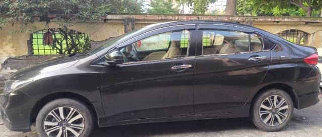 https://images10.gaadi.com/usedgaadi-sellcar/UsedCar/e572f425a/d68e52d8-3aaf-4724-a51c-32e7c21c3c73.jpg?imwidth=6401