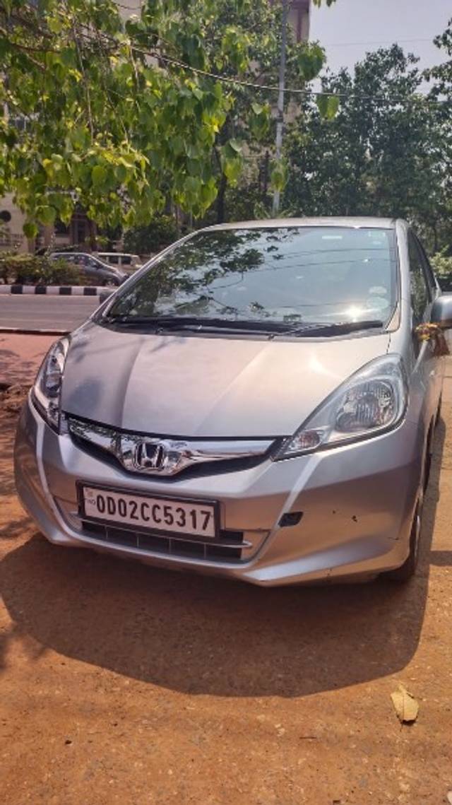 https://images10.gaadi.com/usedgaadi-sellcar/UsedCar/e5730c37a/523c3235-bae2-4a1c-8226-648906b2b5f6.jpeg?imwidth=6400
