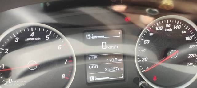 https://images10.gaadi.com/usedgaadi-sellcar/UsedCar/e573395fa/4742a2a0-beae-4638-ae12-245d7de73339.jpg?imwidth=6401