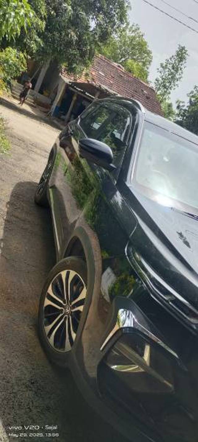 https://images10.gaadi.com/usedgaadi-sellcar/UsedCar/e573395fa/d1b08a37-3ed6-40b7-8baa-861063f10b23.jpg?imwidth=6402