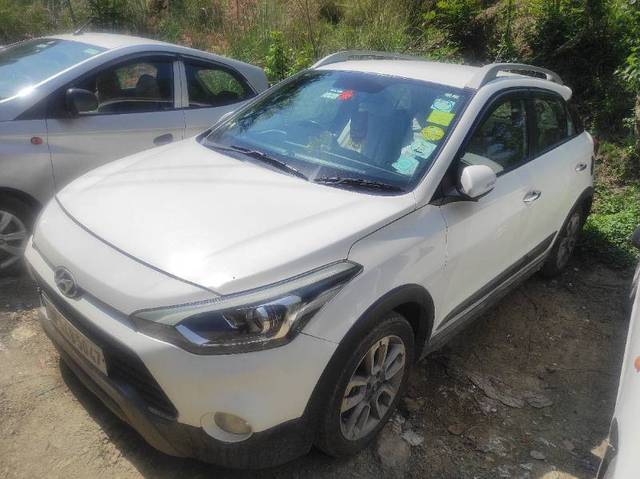 https://images10.gaadi.com/usedgaadi-sellcar/UsedCar/e573529da/651af805-b4f8-4651-a2fd-fca1da58981d.jpg?imwidth=6401