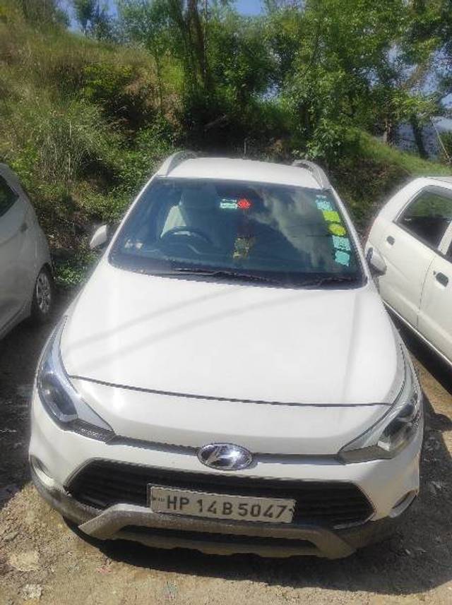 https://images10.gaadi.com/usedgaadi-sellcar/UsedCar/e573529da/78105cef-8443-46b9-bfaa-1533e0385050.jpg?imwidth=6400