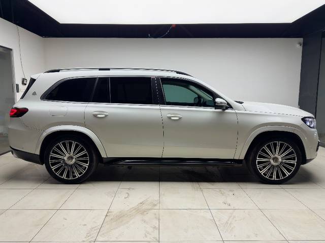 https://images10.gaadi.com/usedgaadi-sellcar/UsedCar/e5739f45a/9f3b65b8-1f7f-4d8e-842b-88fff82502cf.jpg?imwidth=6401