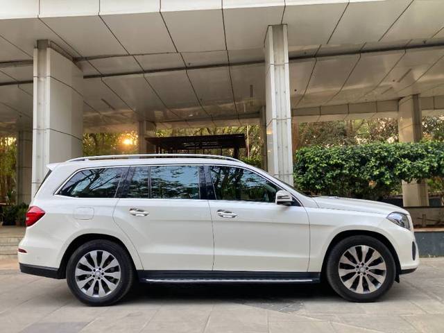 https://images10.gaadi.com/usedgaadi-sellcar/UsedCar/e573c063a/77aa4e18-9660-41ea-b39e-41a8a78670b7.jpg?imwidth=6400