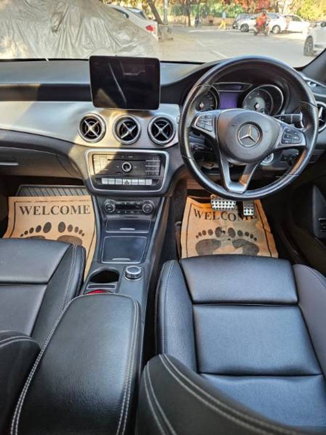 https://images10.gaadi.com/usedgaadi-sellcar/UsedCar/e573d0b8a/669d95a0-ec73-4172-bdbf-caa66f2faaa4.jpg?imwidth=6402
