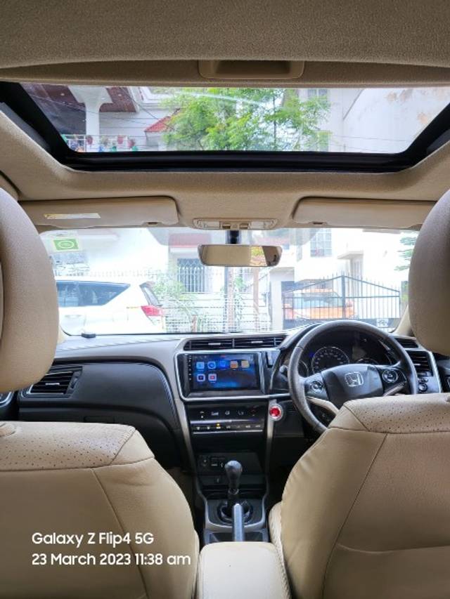 https://images10.gaadi.com/usedgaadi-sellcar/UsedCar/e573e7fba/17a5401c-bca4-4ccc-9a96-2cb0457e3653.jpeg?imwidth=6400