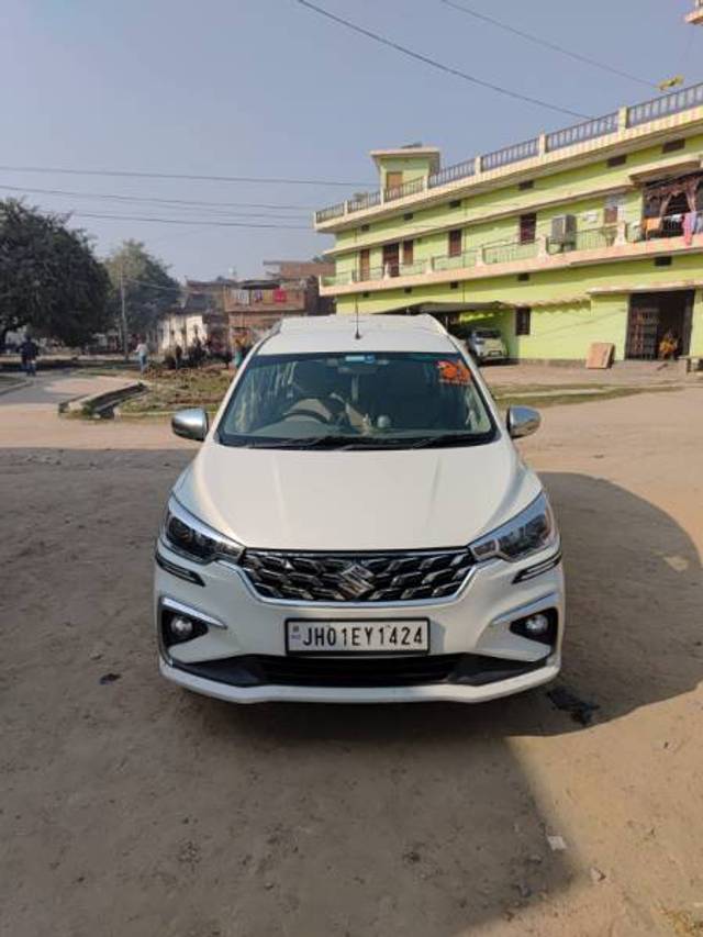 https://images10.gaadi.com/usedgaadi-sellcar/UsedCar/e5740e0aa/94a1f70b-91e0-44a0-b904-3d9ab3af0776.jpg?imwidth=6400