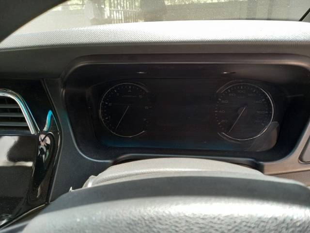 https://images10.gaadi.com/usedgaadi-sellcar/UsedCar/e5740f42a/1d9cf71a-936f-4f19-aa2b-b77dfef9ba59.jpeg?imwidth=6401