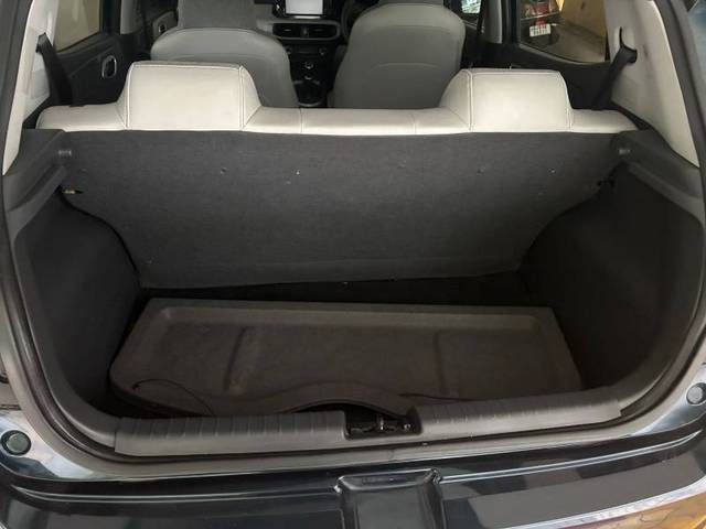 https://images10.gaadi.com/usedgaadi-sellcar/UsedCar/e574111ca/44c53c74-25c8-406c-a467-c4b410c00188.jpg?imwidth=6401