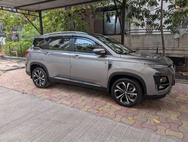 https://images10.gaadi.com/usedgaadi-sellcar/UsedCar/e5741f5ca/e2d33db9-3e86-48f0-84b5-e80158a1e053.jpg?imwidth=6400
