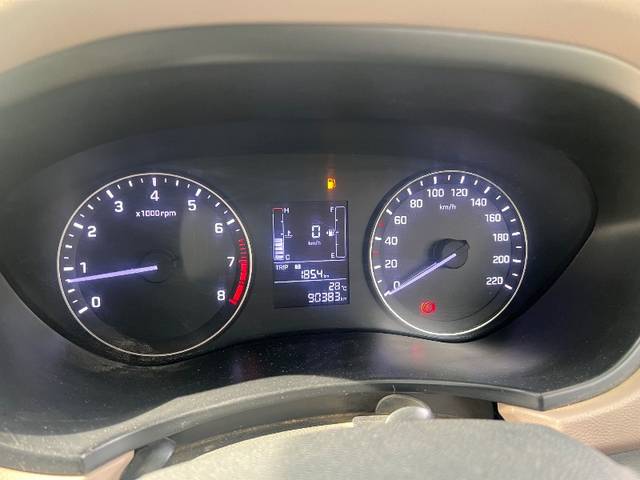 https://images10.gaadi.com/usedgaadi-sellcar/UsedCar/e574bb1ba/1c4d62fc-ea85-4d33-bb5c-ae67a49db1c1.jpeg?imwidth=6401