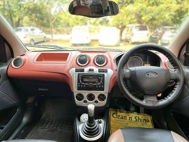https://images10.gaadi.com/usedgaadi-sellcar/UsedCar/e574de19a/401a7ebd-b406-43de-9c1f-1aaac6f1c0e6.jpg?imwidth=6402