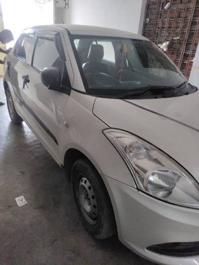https://images10.gaadi.com/usedgaadi-sellcar/UsedCar/e575026da/823ccaf9-29f2-45d3-ad86-6594dab50e09.jpg?imwidth=6402