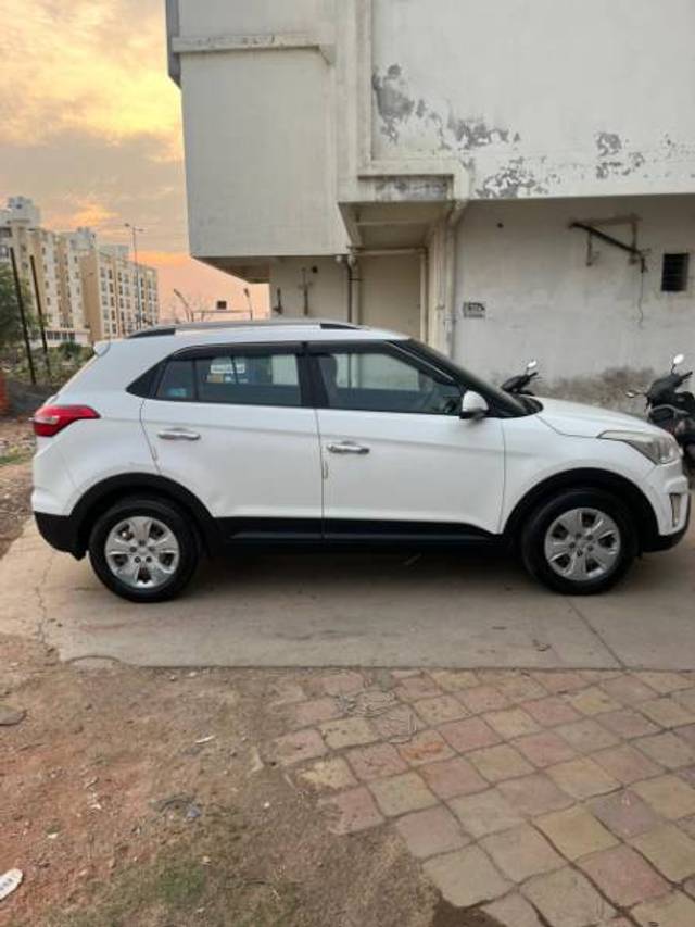 https://images10.gaadi.com/usedgaadi-sellcar/UsedCar/e5751fbea/a3f5d1c0-46b9-42ba-9b30-0feae60d0119.jpg?imwidth=6401