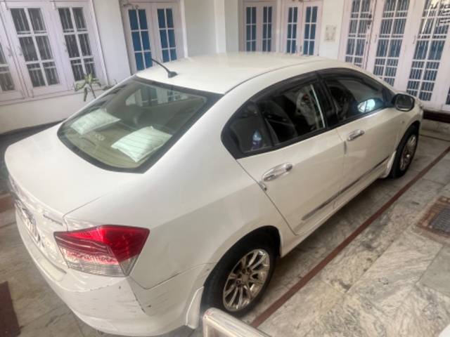 https://images10.gaadi.com/usedgaadi-sellcar/UsedCar/e5755781a/1a3142c1-0292-4537-a284-05b73deea15e.jpeg?imwidth=6401