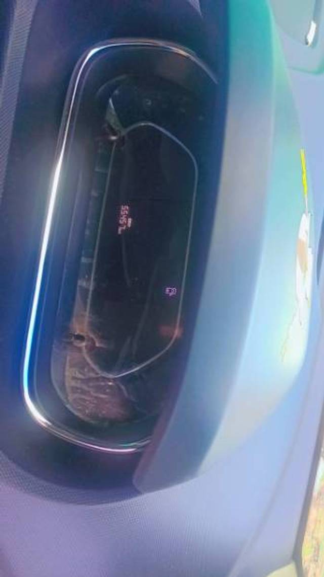 https://images10.gaadi.com/usedgaadi-sellcar/UsedCar/e575b45ca/af225a89-7ee4-488f-8ff7-3a5f06a18673.jpg?imwidth=6400