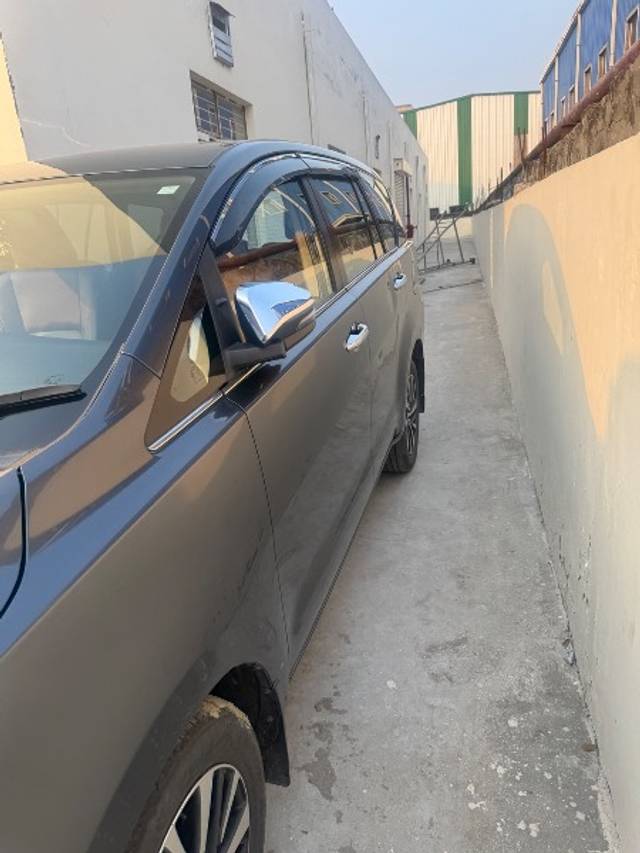 https://images10.gaadi.com/usedgaadi-sellcar/UsedCar/e575d5d3a/7f3065a0-d397-4909-a05d-dd5388dd9be6.jpeg?imwidth=6401