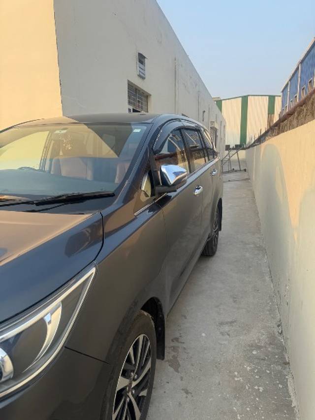 https://images10.gaadi.com/usedgaadi-sellcar/UsedCar/e575d5d3a/bc37a399-fead-4d35-9f96-d0bd92dd7c24.jpeg?imwidth=6402