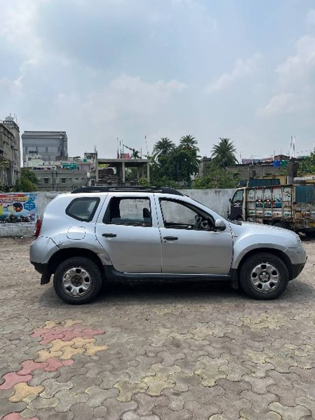 https://images10.gaadi.com/usedgaadi-sellcar/UsedCar/e575f6e7a/fe88b7cb-c842-4879-9b2b-da50e4063713.jpeg?imwidth=6401