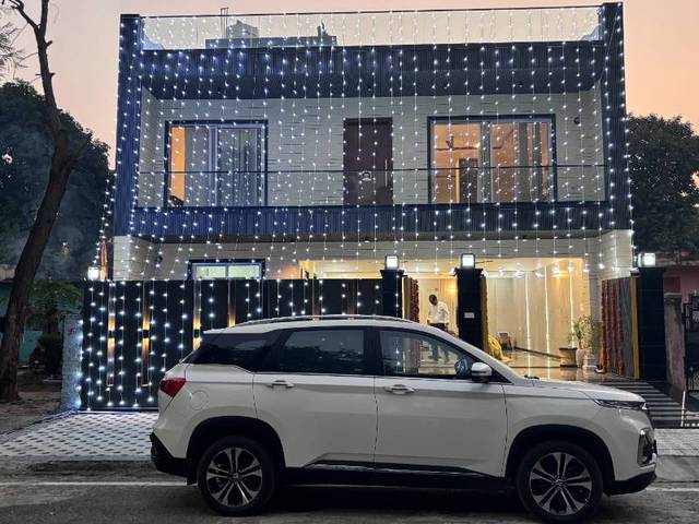https://images10.gaadi.com/usedgaadi-sellcar/UsedCar/e5761578a/c95546c4-f708-4f22-b171-79803254b9c5.jpeg?imwidth=6401