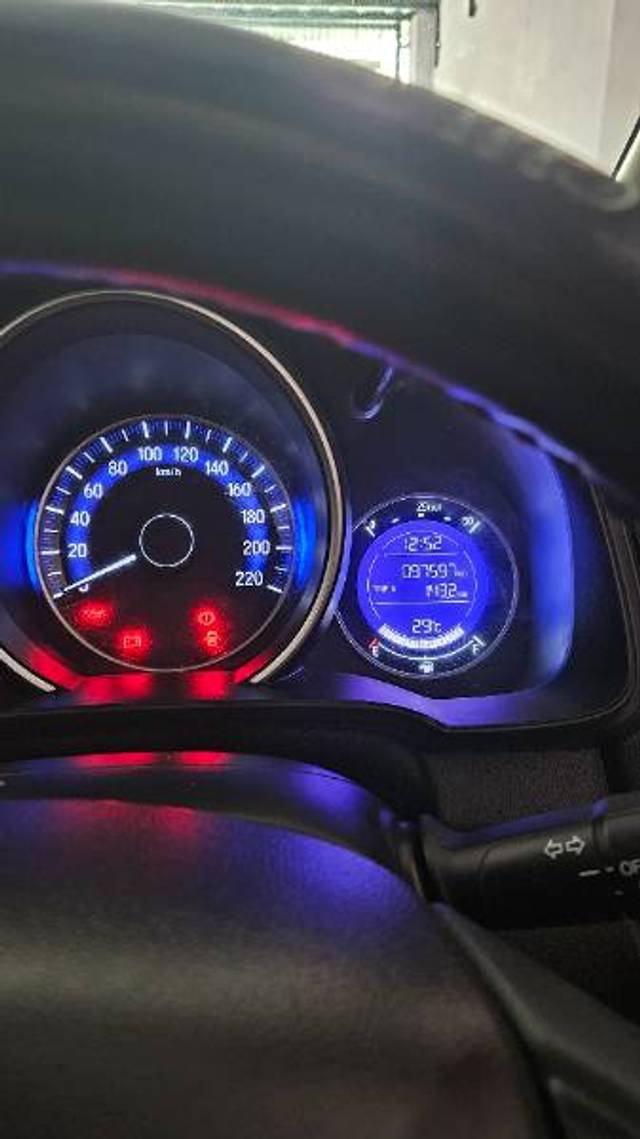 https://images10.gaadi.com/usedgaadi-sellcar/UsedCar/e576c958a/8aec59ad-6a5f-4c4c-b19b-2ff97da39525.jpg?imwidth=6401