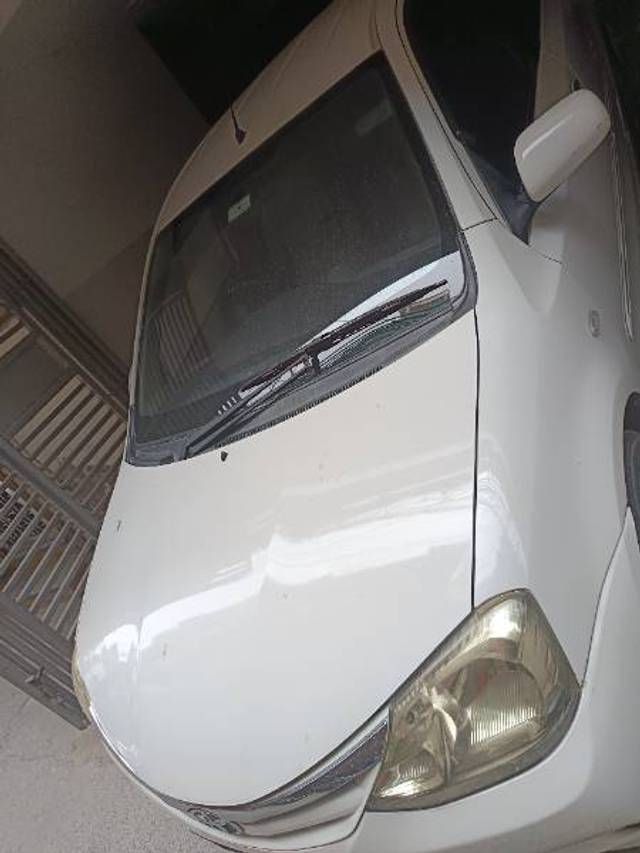 https://images10.gaadi.com/usedgaadi-sellcar/UsedCar/e5770936a/e729997f-6f05-4bb4-9c45-780ed54fba7b.jpg?imwidth=6402