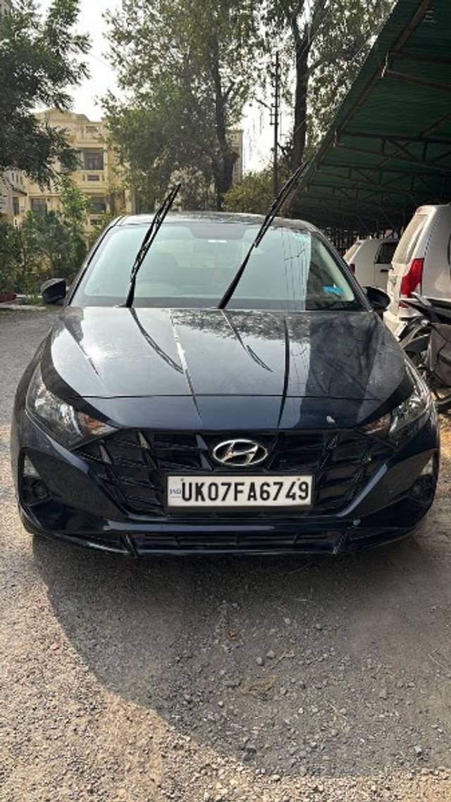 https://images10.gaadi.com/usedgaadi-sellcar/UsedCar/e5775c0ea/413fad9a-977f-4eb8-ba17-9fff2119df20.jpeg?imwidth=6400