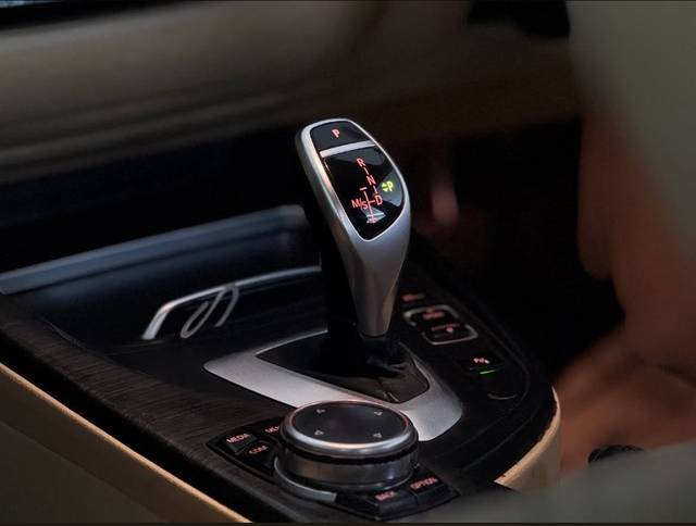 https://images10.gaadi.com/usedgaadi-sellcar/UsedCar/e5775f29a/1b3cf175-6d68-4d7f-9ec2-548edca87aeb.jpeg?imwidth=6401