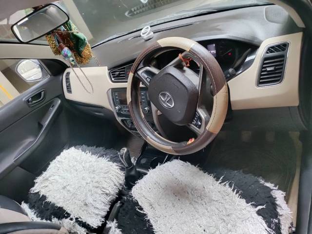 https://images10.gaadi.com/usedgaadi-sellcar/UsedCar/e577a025a/ecf8d746-103e-49d8-84e5-9221e73d32e9.jpg?imwidth=6401