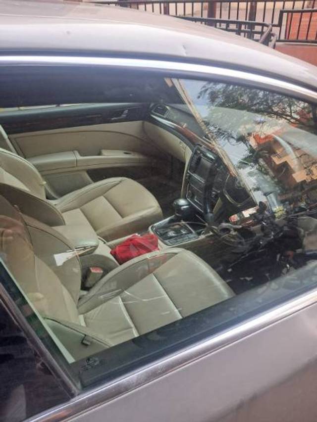 https://images10.gaadi.com/usedgaadi-sellcar/UsedCar/e577cb7da/9f91629b-5373-4874-bce1-73e14c18c2ef.jpg?imwidth=6401