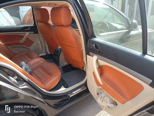 https://images10.gaadi.com/usedgaadi-sellcar/UsedCar/e577f92aa/d670c7fe-7a00-4b50-aaad-1f90205a4fd3.jpeg?imwidth=6402