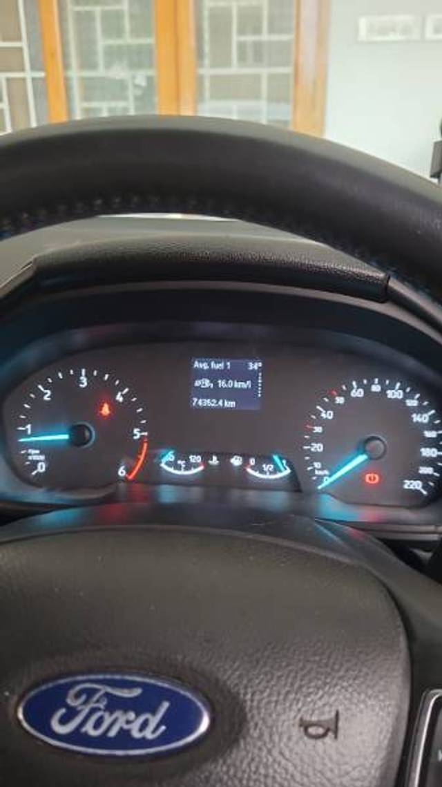 https://images10.gaadi.com/usedgaadi-sellcar/UsedCar/e5780461a/e119a2df-ab2b-4d5d-991d-b6f7d4791ca0.jpeg?imwidth=6402