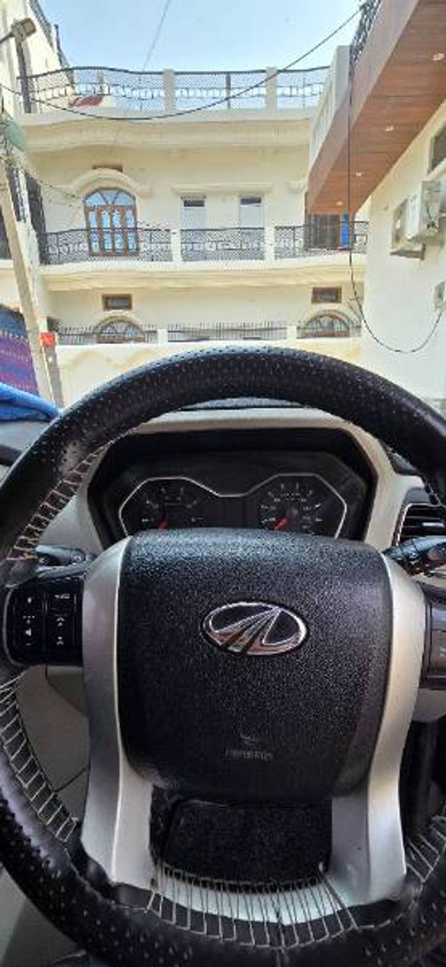 https://images10.gaadi.com/usedgaadi-sellcar/UsedCar/e578297fa/8f5a6685-c71e-48a4-8f97-b6a7ce82b059.jpg?imwidth=6401