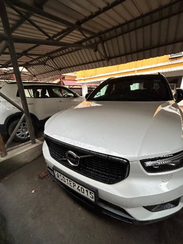 https://images10.gaadi.com/usedgaadi-sellcar/UsedCar/e5785962a/98c780d3-8914-4c81-9c08-11b965b7de60.jpeg?imwidth=6400