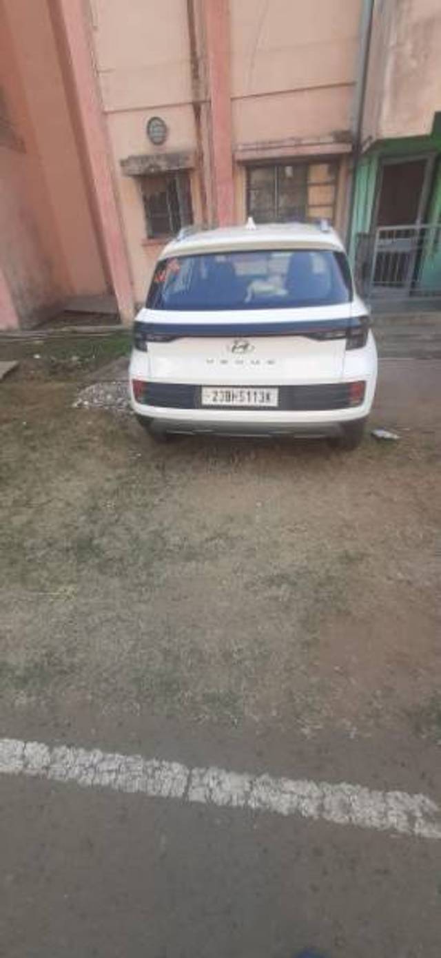 https://images10.gaadi.com/usedgaadi-sellcar/UsedCar/e5785d61a/91f4fd1f-1b90-456c-8764-04e43678cbd9.jpg?imwidth=6401