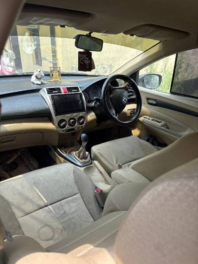https://images10.gaadi.com/usedgaadi-sellcar/UsedCar/e5785f1da/05ea43f2-0c6a-4064-b89d-8e2cef8a6b73.jpg?imwidth=6402