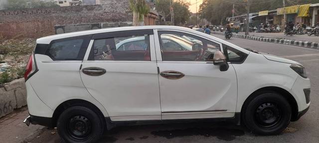 https://images10.gaadi.com/usedgaadi-sellcar/UsedCar/e5788c06a/6e54b874-6830-41a7-83eb-8d2a31ddf2f1.jpg?imwidth=6402