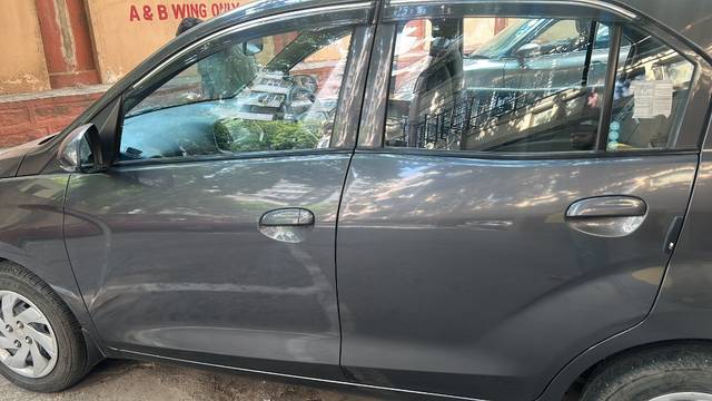 https://images10.gaadi.com/usedgaadi-sellcar/UsedCar/e578b08aa/a2ba0306-bb47-4f4b-93f8-b6230f304e0b.jpeg?imwidth=6402