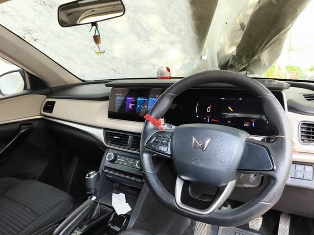 https://images10.gaadi.com/usedgaadi-sellcar/UsedCar/e578b605a/7e5cf7f1-d8ea-4dc1-ae14-e9203ba06fdc.jpg?imwidth=6401