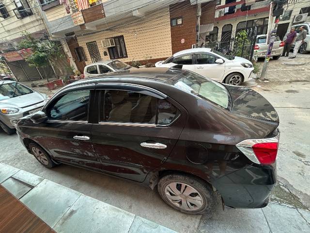https://images10.gaadi.com/usedgaadi-sellcar/UsedCar/e578c41da/d5024469-f55d-4b55-adfd-5d157318903c.jpeg?imwidth=6402